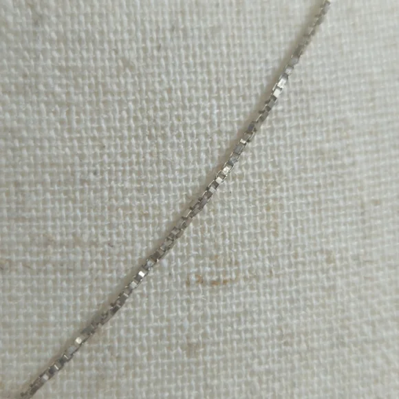 Sterling Silver 925 18" Box Link Chain Necklace - Picture 3 of 6